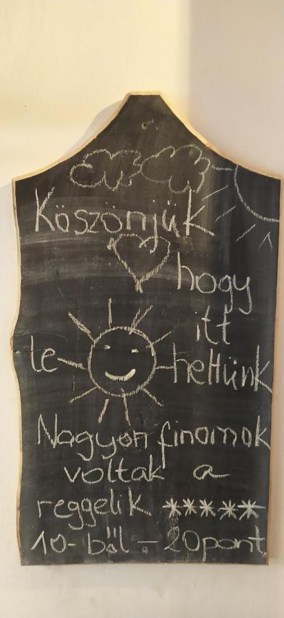 Egkoris Vendeghaz Hotel Bakonyszucs ภายนอก รูปภาพ