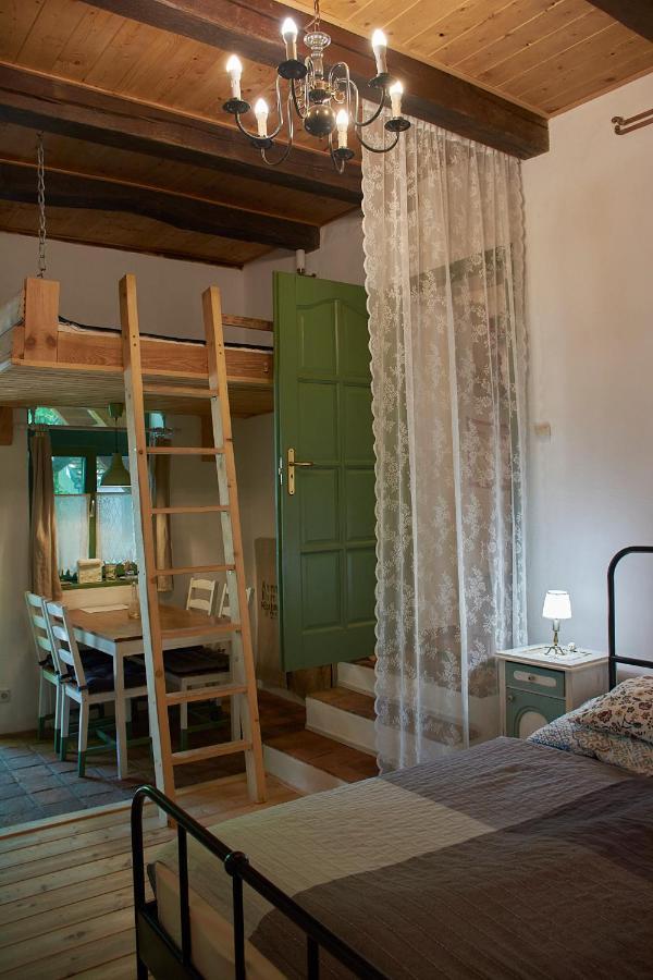 Egkoris Vendeghaz Hotel Bakonyszucs ภายนอก รูปภาพ