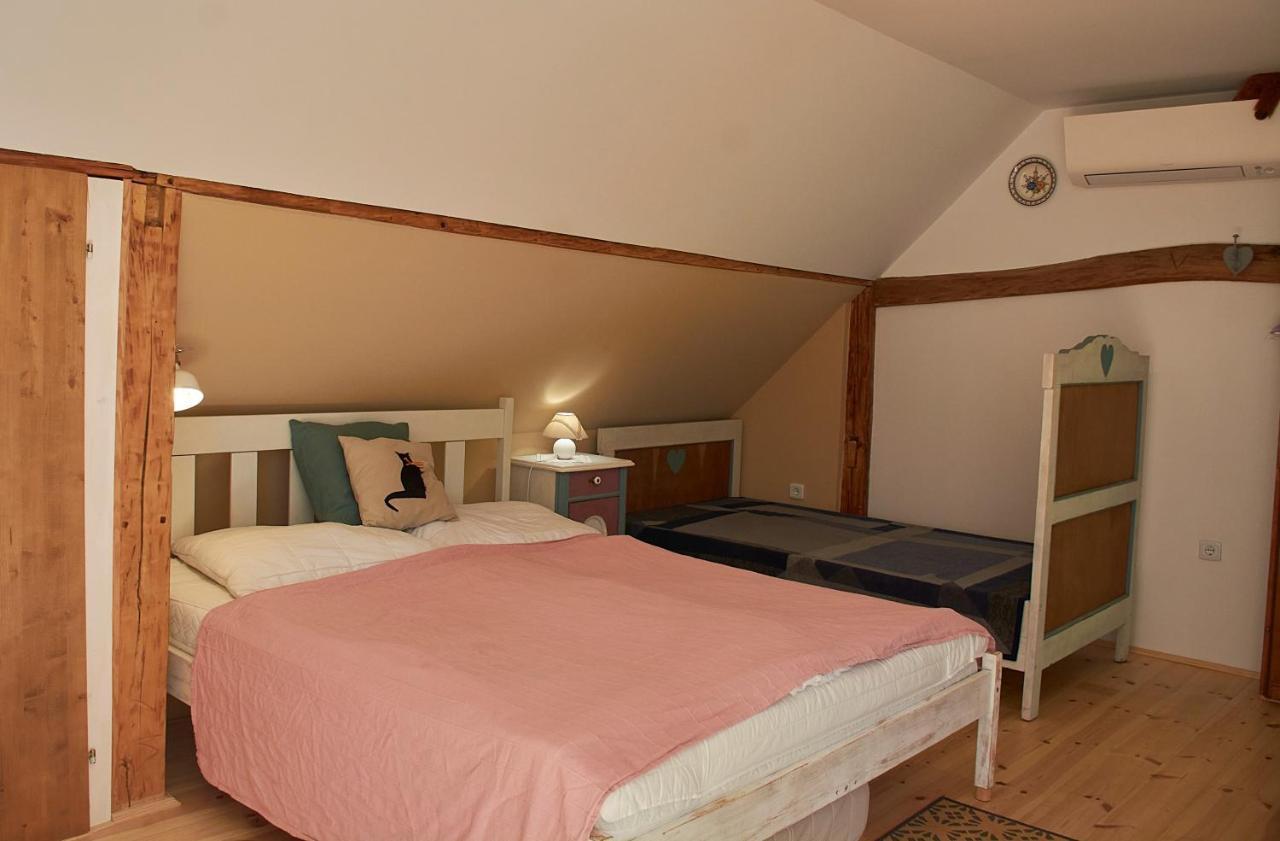 Egkoris Vendeghaz Hotel Bakonyszucs ภายนอก รูปภาพ