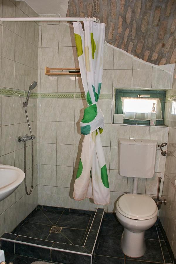 Egkoris Vendeghaz Hotel Bakonyszucs ภายนอก รูปภาพ