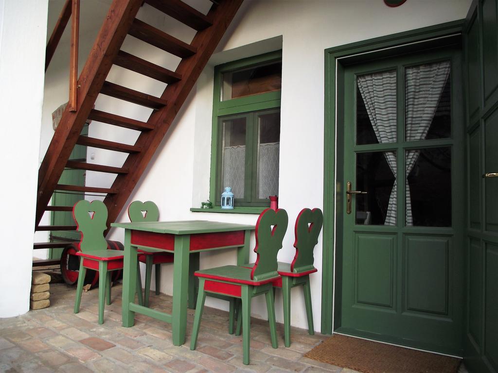 Egkoris Vendeghaz Hotel Bakonyszucs ภายนอก รูปภาพ